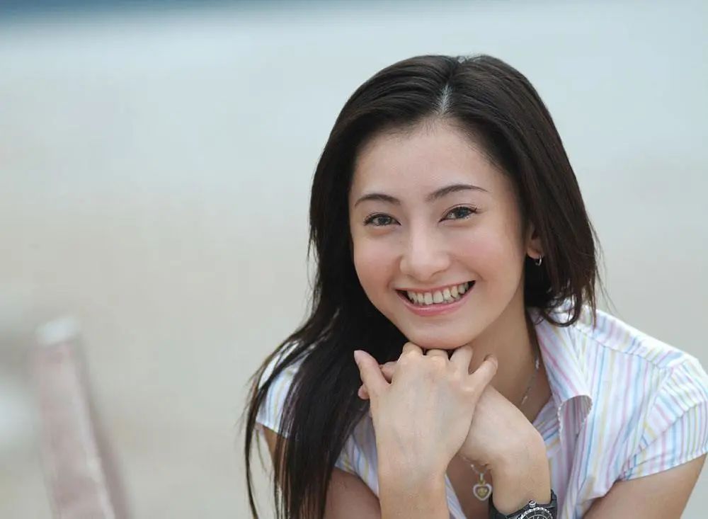 孩子取名宇凡护士手误多加一笔,婴儿出生名字被护士写错了