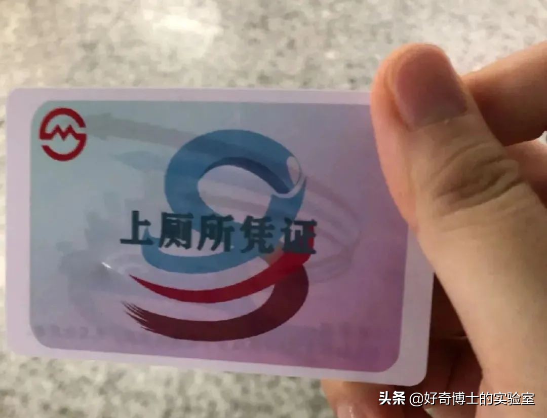 河马的鼻涕是红色的吗,河马的汗水是红的吗