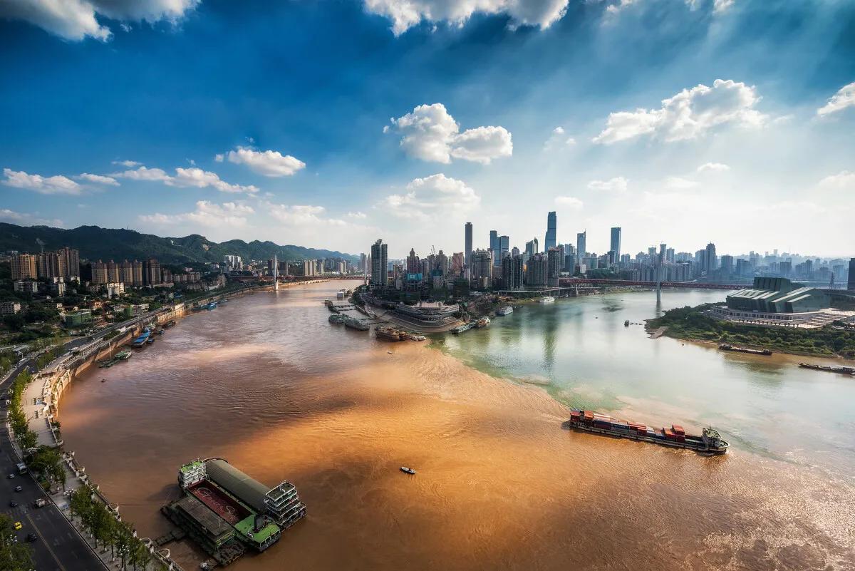 重庆人火锅锅底,重庆火锅人朝天门