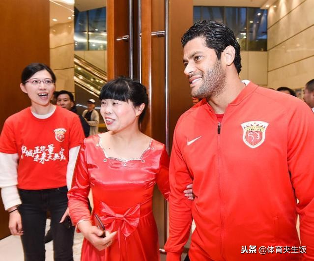 徐根宝参加庆功宴,徐根宝看武磊比赛视频