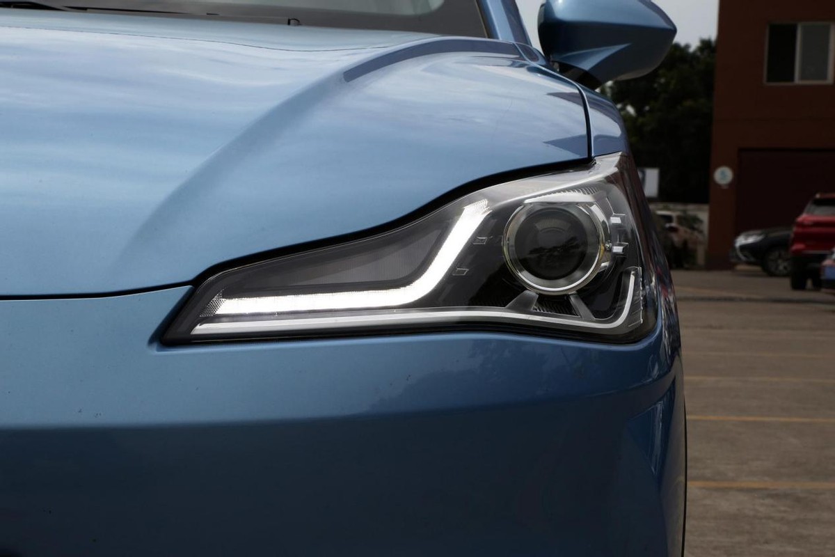 续航401km的哪吒x怎么样,哪吒aya401夏季真实续航多少公里