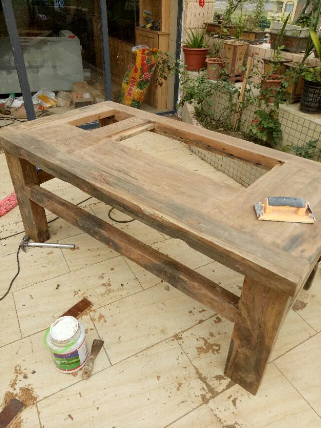 别人不要木头，拿回家做了张茶桌