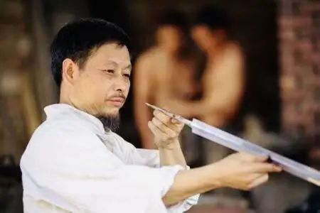 七旬老人铸剑60年,金庸求购富豪花800万,一把剑顶几套房