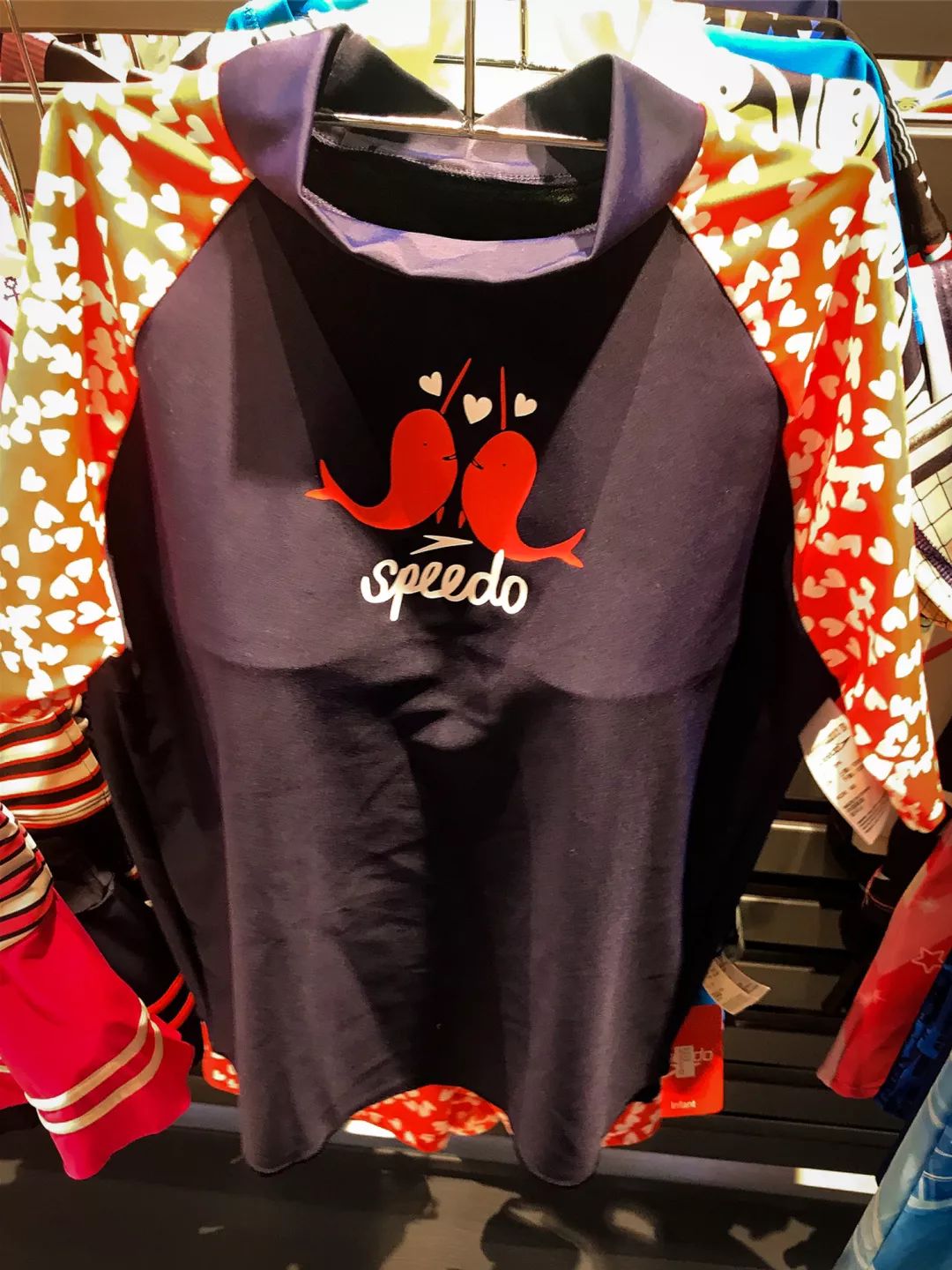 新手泳衣如何选购好的品牌,如何选择合适的儿童泳衣