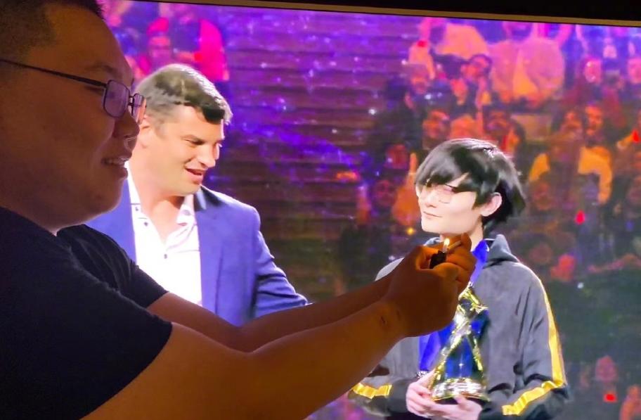 pdd心酸史,pdd自曝小弟待遇年薪都是百万