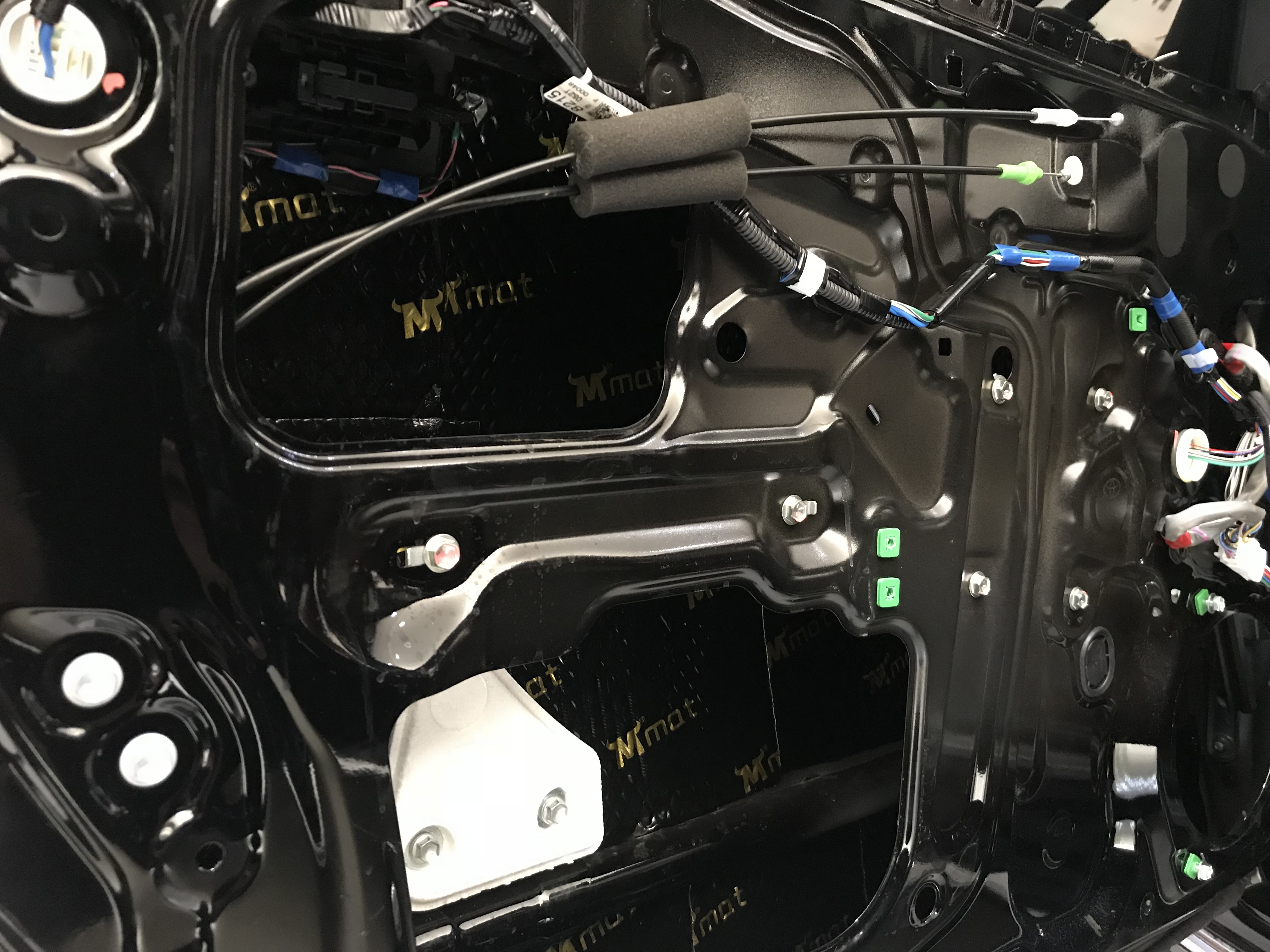 音皇丰田皇冠汽车音响改装桃木功放,视觉听觉双重享受