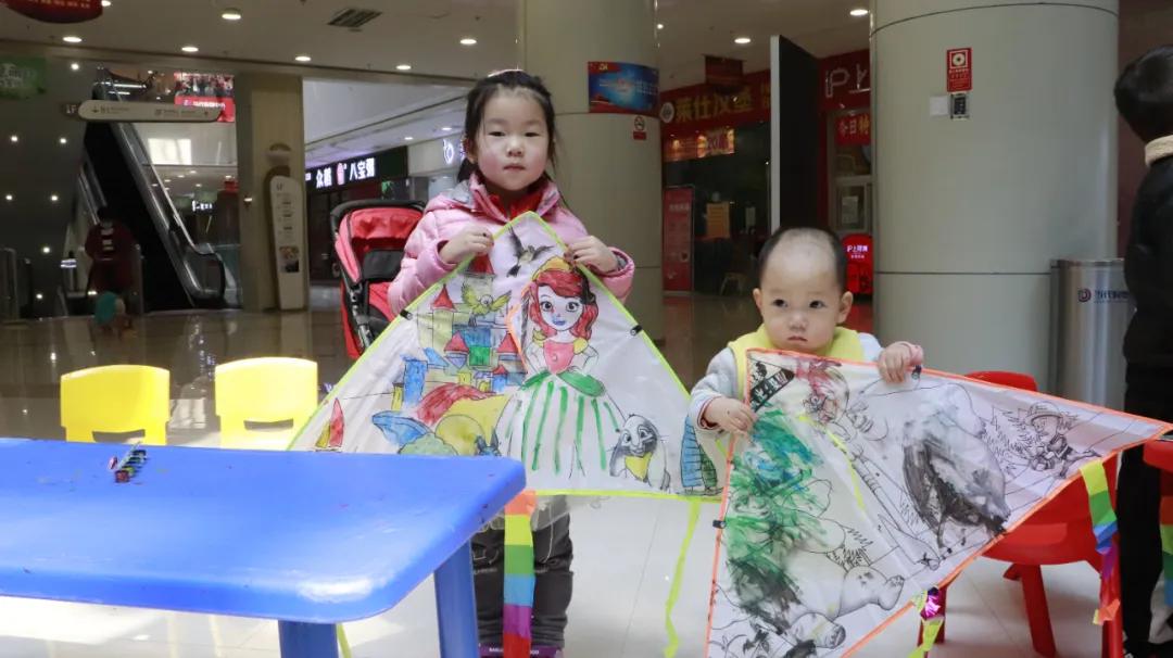 风筝节启幕|放飞梦想，中国加油!当代购物中心风筝节进行中