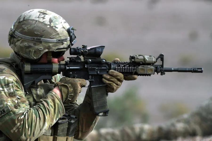 国产最新步枪魔改81式步枪,国产191步枪和西方步枪差距