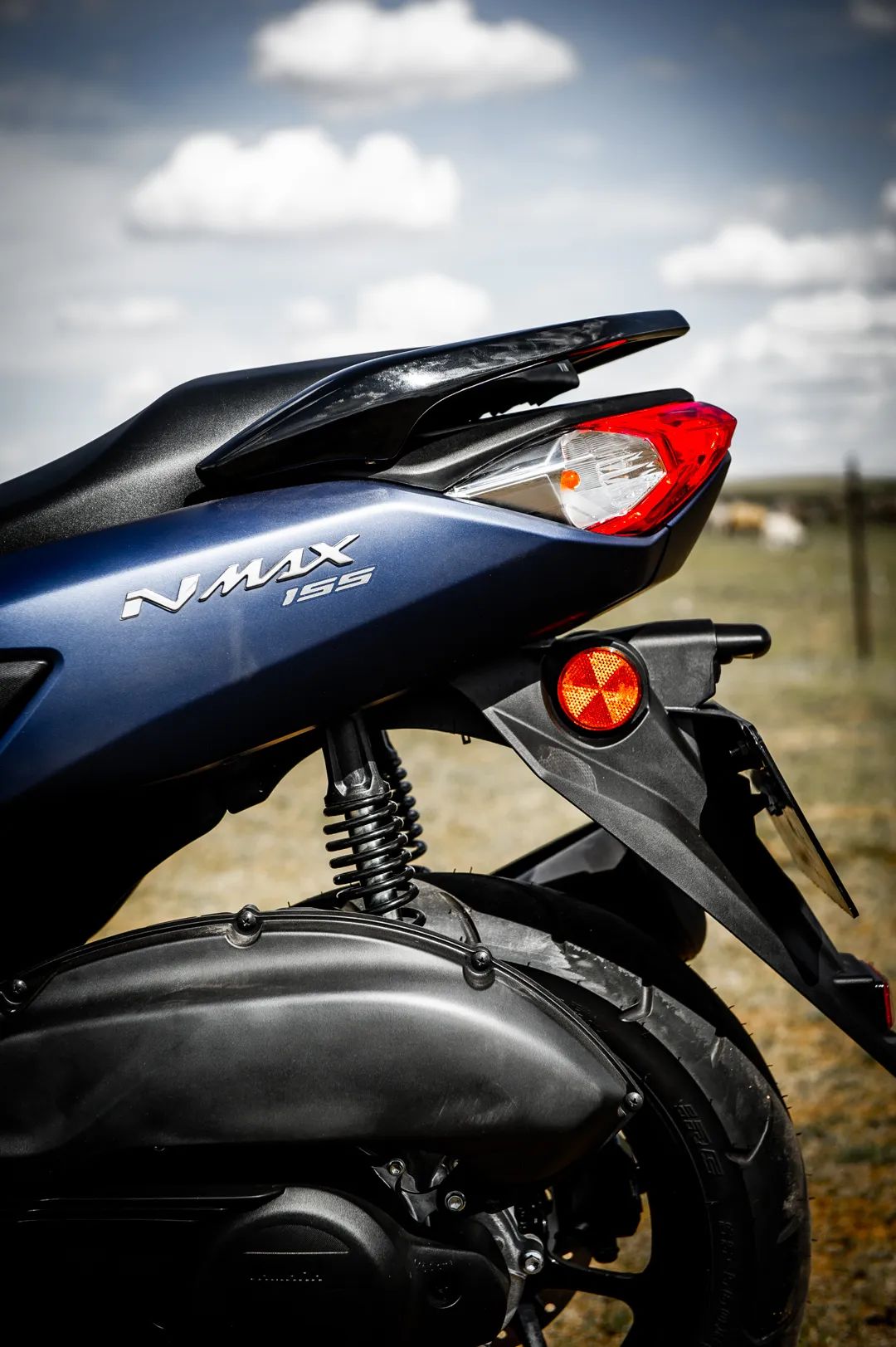 试驾雅马哈nmax150,雅马哈踏板nmax155跟pcx哪个好