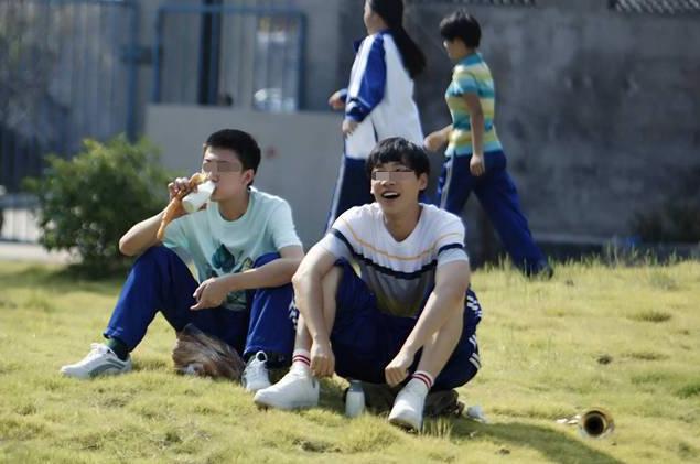 男孩女孩什么时候停止长高,男孩女孩20岁还能长高吗