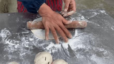 烧饼网红小摊,安徽歙县网红烧饼