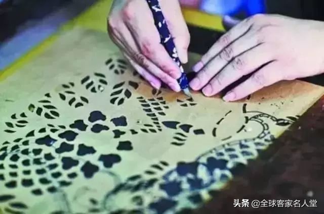 客家风格的衣服,外国人喜欢古代的服装