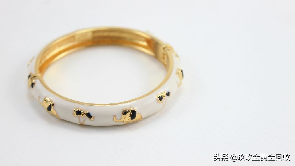 中国金店手镯最新款,中国珠宝金手镯的价格查询