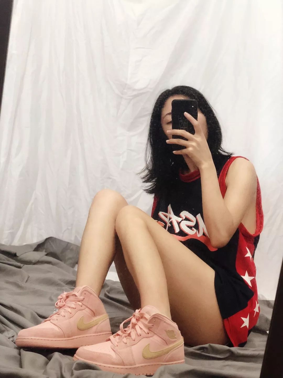 为什么说穿aj1的小姐姐都是极度魅力？近期十佳推荐