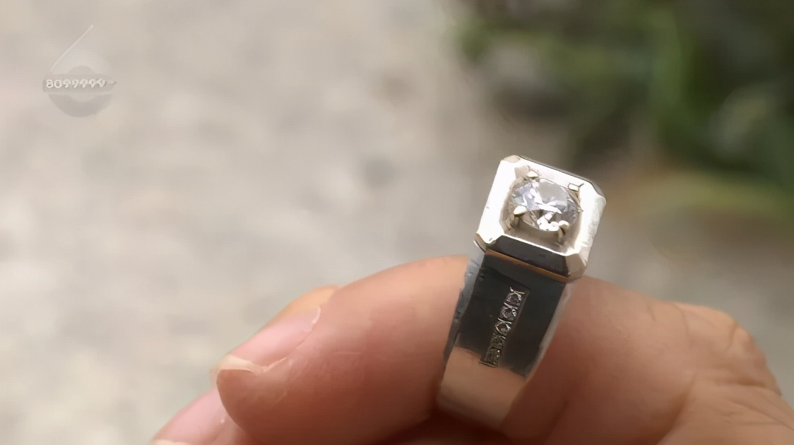 18000买的钻戒只值180,19000买的钻戒戴一年亏一万多