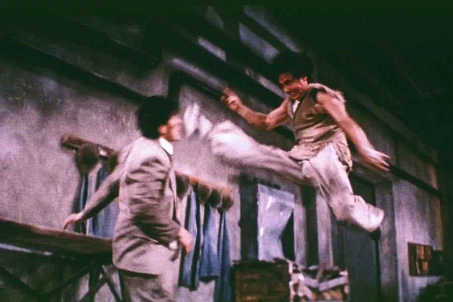 李连杰成龙真实打斗片段,经典武侠李连杰打斗片段