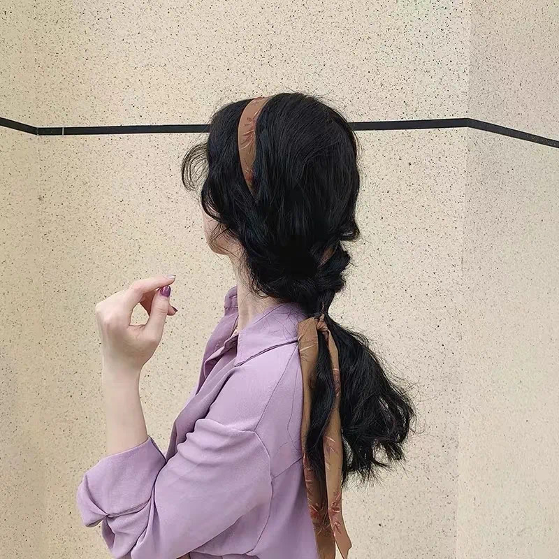 蝴蝶结发饰复古风,时尚百搭复古蝴蝶结