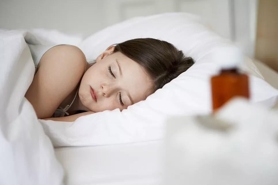 睡梦中惊吓是什么原因,睡梦中的应激反应叫什么