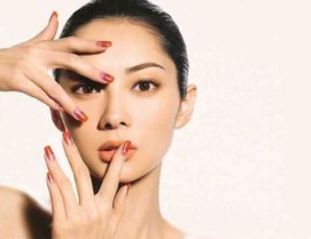 哪些习惯是会让脸变大,做这三个动作你的脸会变成小v脸