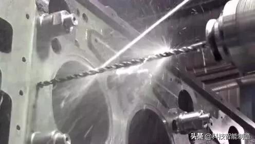 小钻头加工深孔怎么磨排屑好,打深孔内排销钻头该怎么磨好排屑