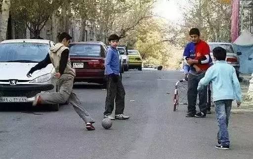 国足第一苦主伊朗,国足0:3惨败伊朗后面的路怎么走