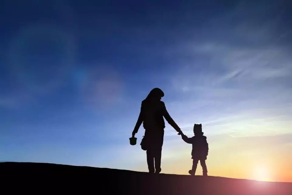 10个短篇故事短到极致却催人泪下,100个催人泪下的短篇小故事