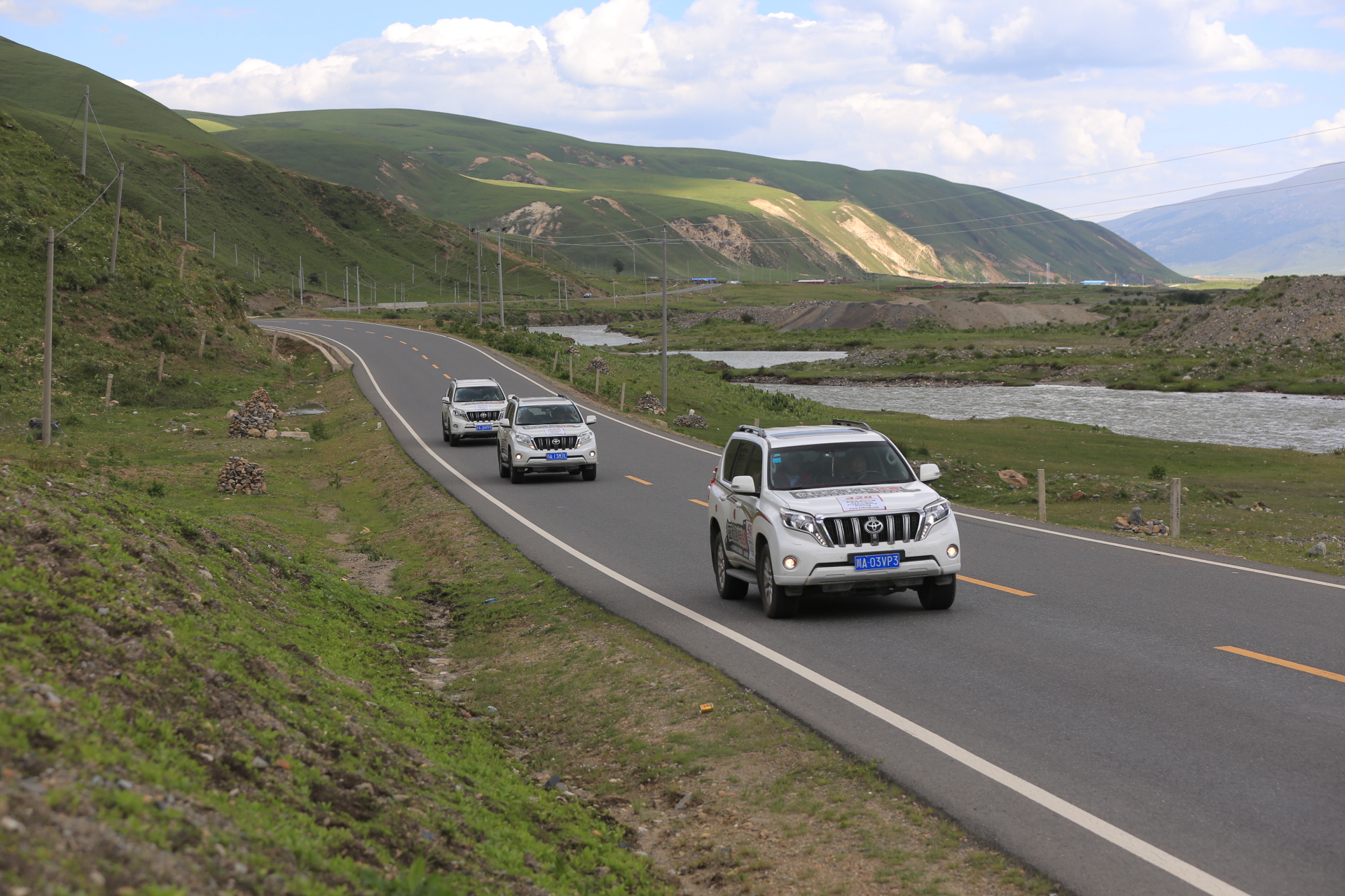 成都租辆普拉多自驾*藏西**,花费令人咋舌,抵得上小白一年工资