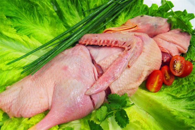 皮脆肉嫩的烧鸭难以抵抗的诱惑,鸭子怎么做才能不腥够味入口即化