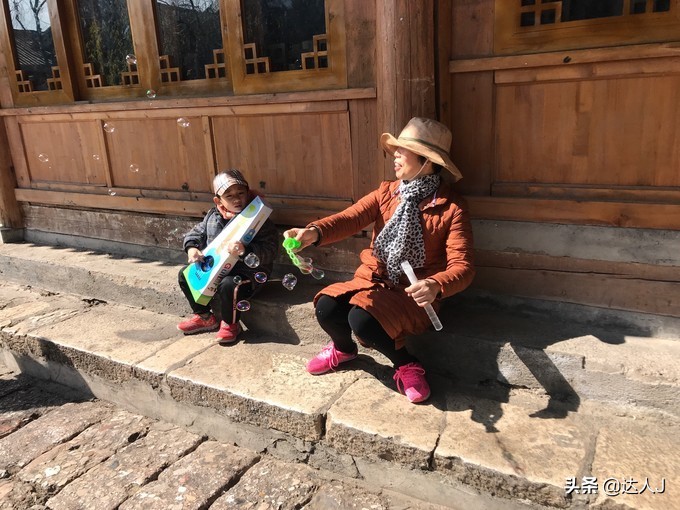 丽江的高颜值客栈逆天了,住一圈连回家的路费都省了!文末有福利