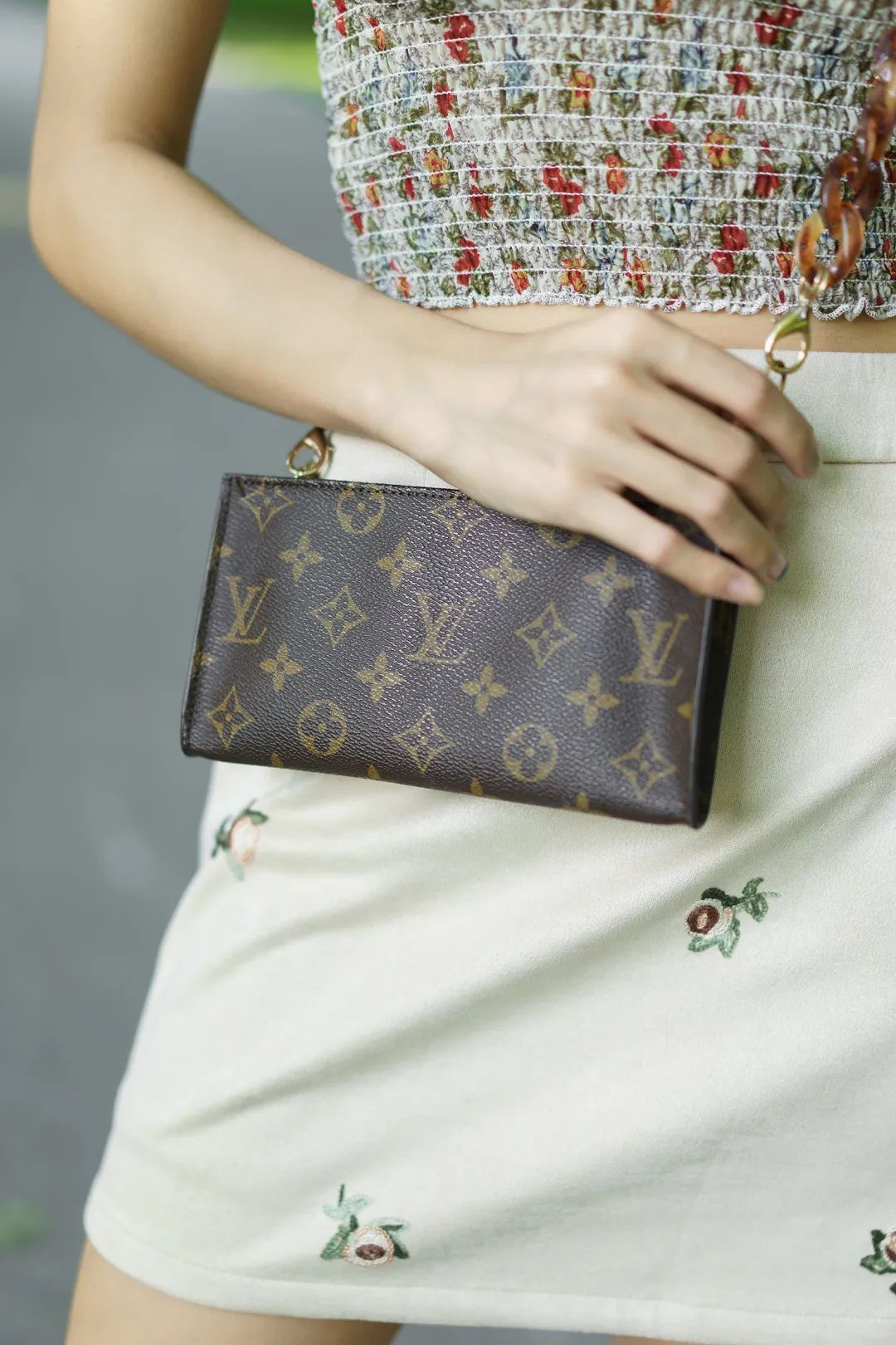 假日必须Get到的穿搭小心机！约上姐妹一起愉快的Shooping吧