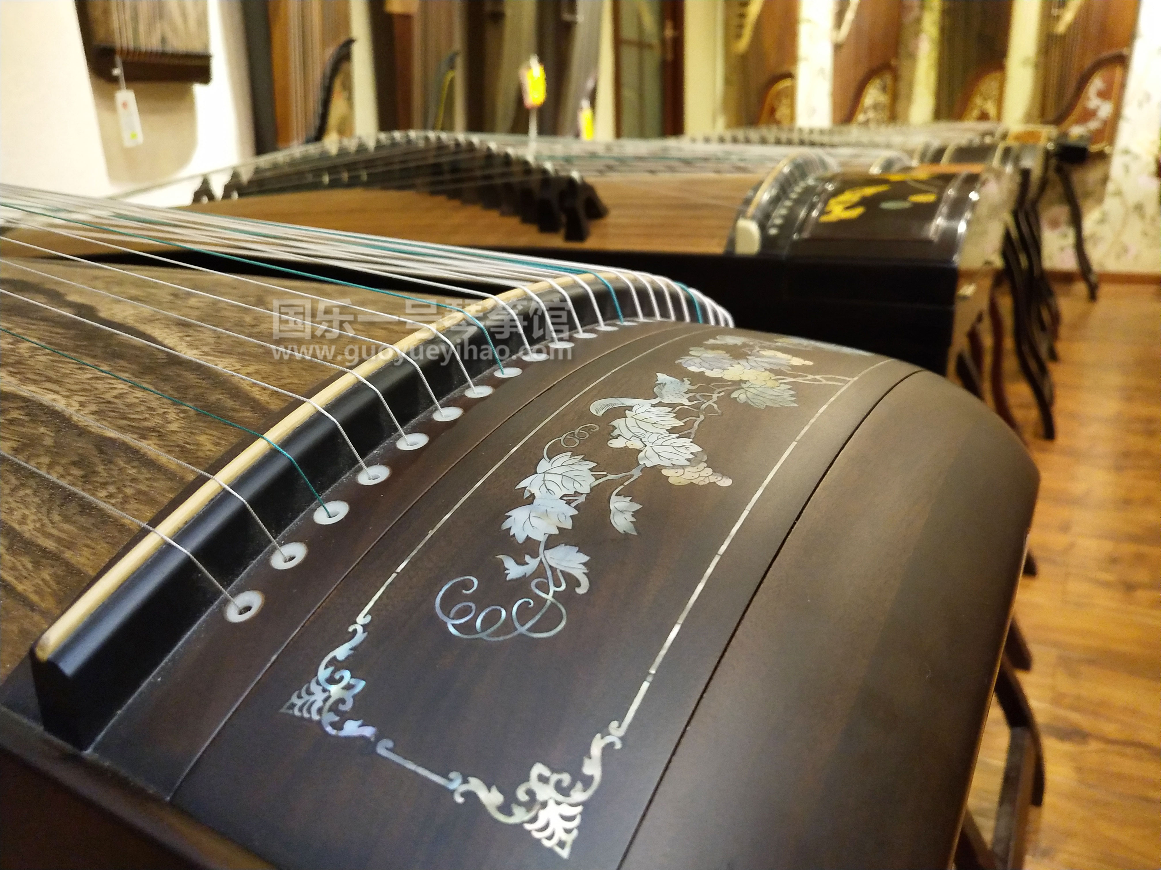 闲鱼上如何挑选古筝,一台好的古筝