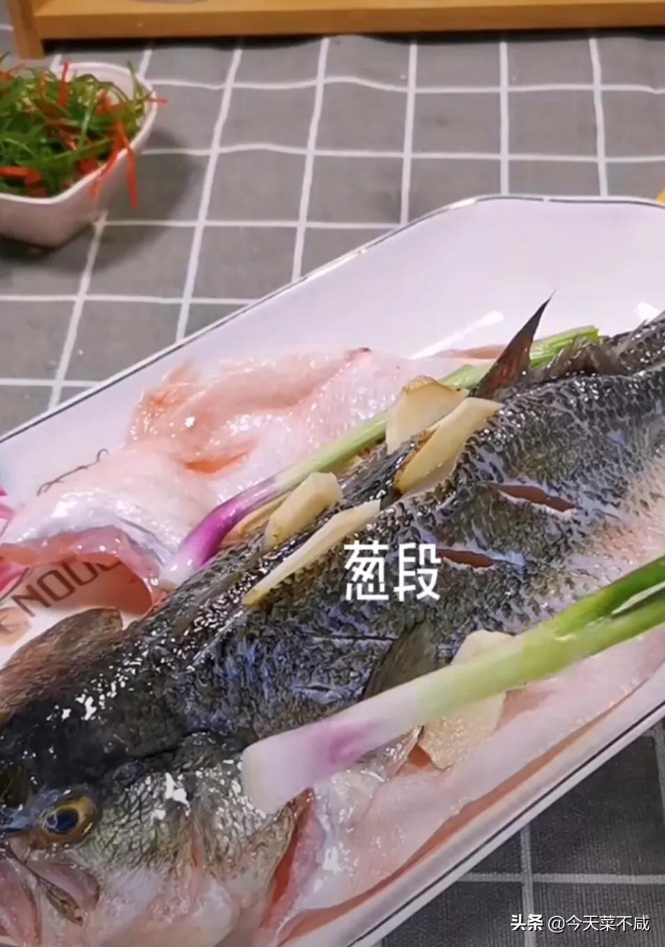 清蒸鲈鱼最正宗的方法,清蒸鲈鱼各种最正宗的方法