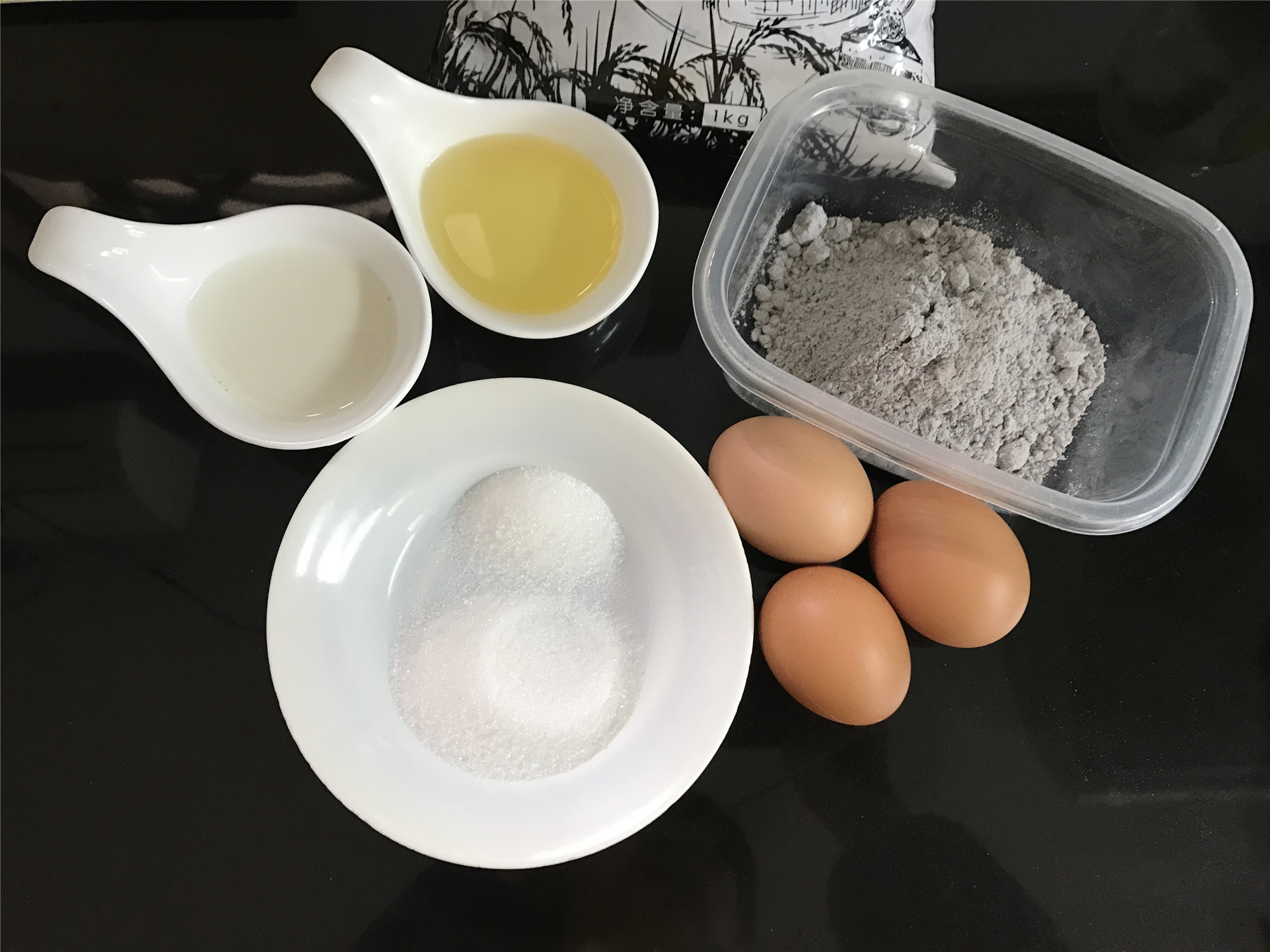 零失败戚风蛋糕6寸的新手做法,史上最好记的戚风蛋糕配方在这里