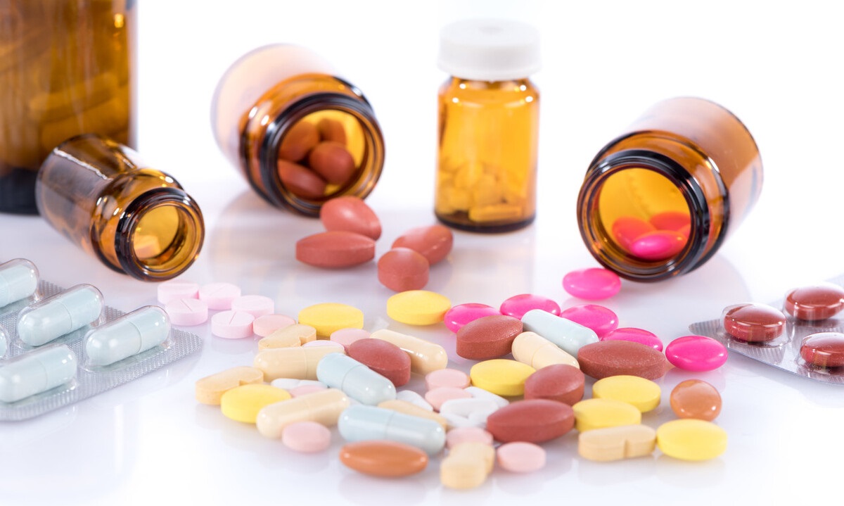 吃别嘌醇降尿酸期间引起痛风,吃别嘌醇尿酸再下降了痛风还发作