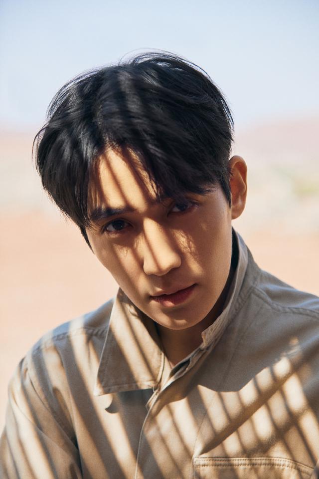 朱一龙笑容三格,朱一龙红衣绝美镜头