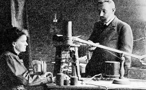 关于居里夫人发现镭故事简介,居里夫妇发现镭的故事简略