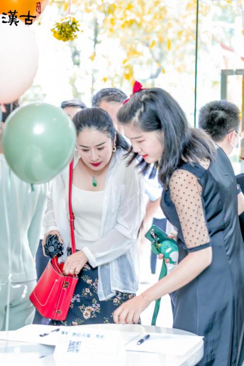 健康中医饮品,最近火的中药养生奶茶