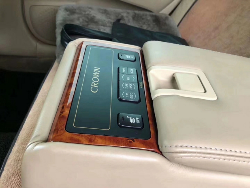 06丰田皇冠3.0,12款丰田老皇冠的经典和情怀