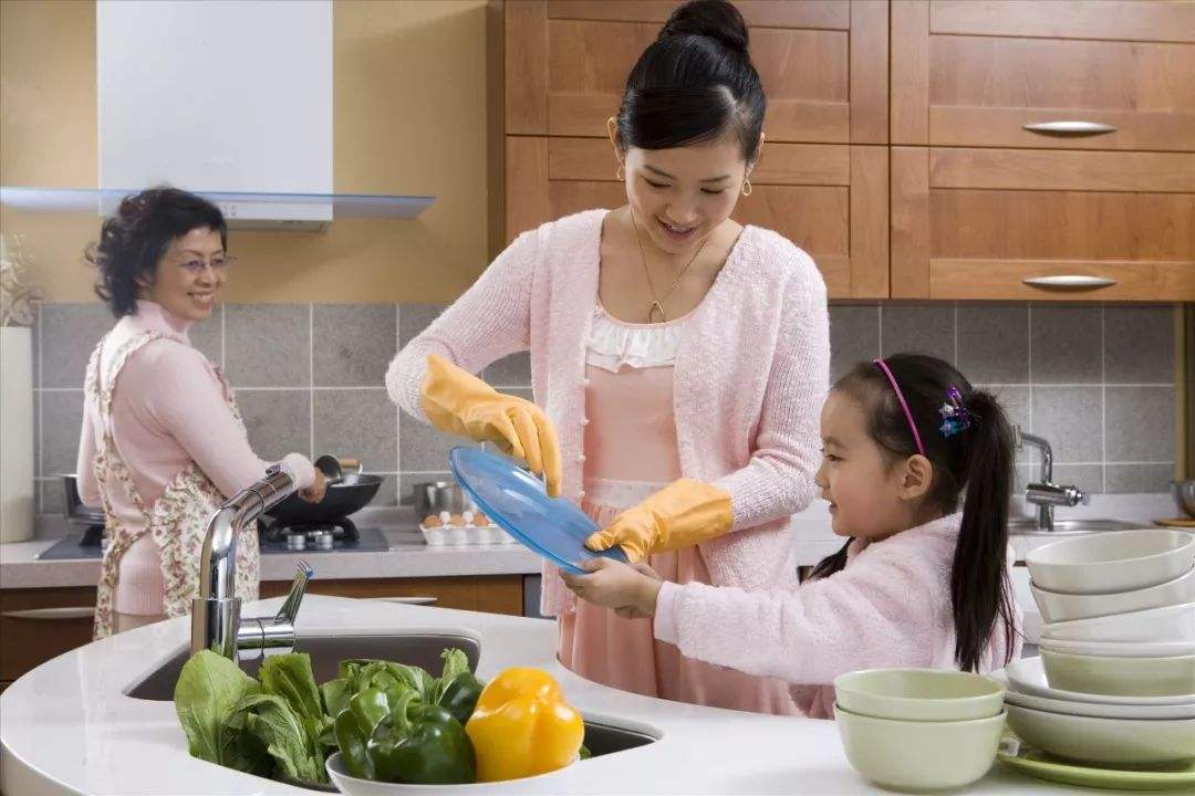 如何改变孩子的刻板行为,孩子有刻板印象怎么办