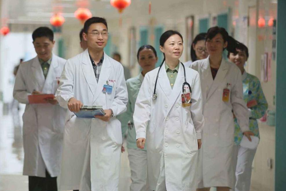 适合女生报考的专业好就业,冷门高薪适合女生的专业