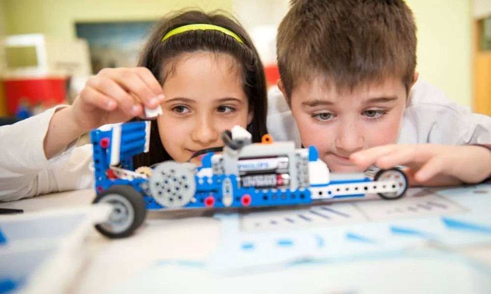 乐高编程机器人课程 (乐高编程机器人讲解教程)