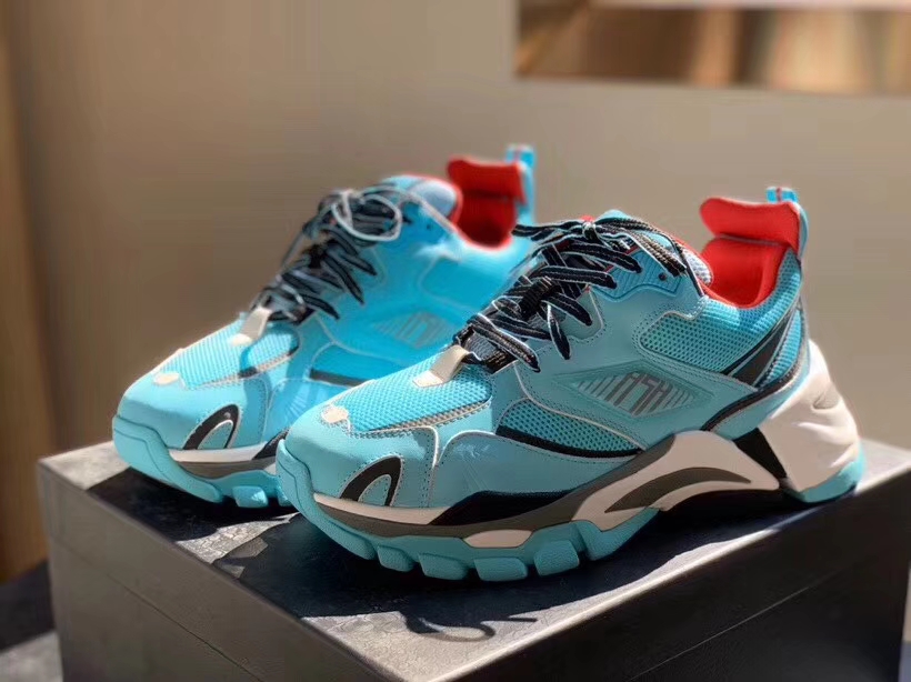 不随波逐流有思想主见,不随波逐流而引领潮流