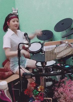 开心搞笑视频小哥哥,小哥哥搞笑视频gif