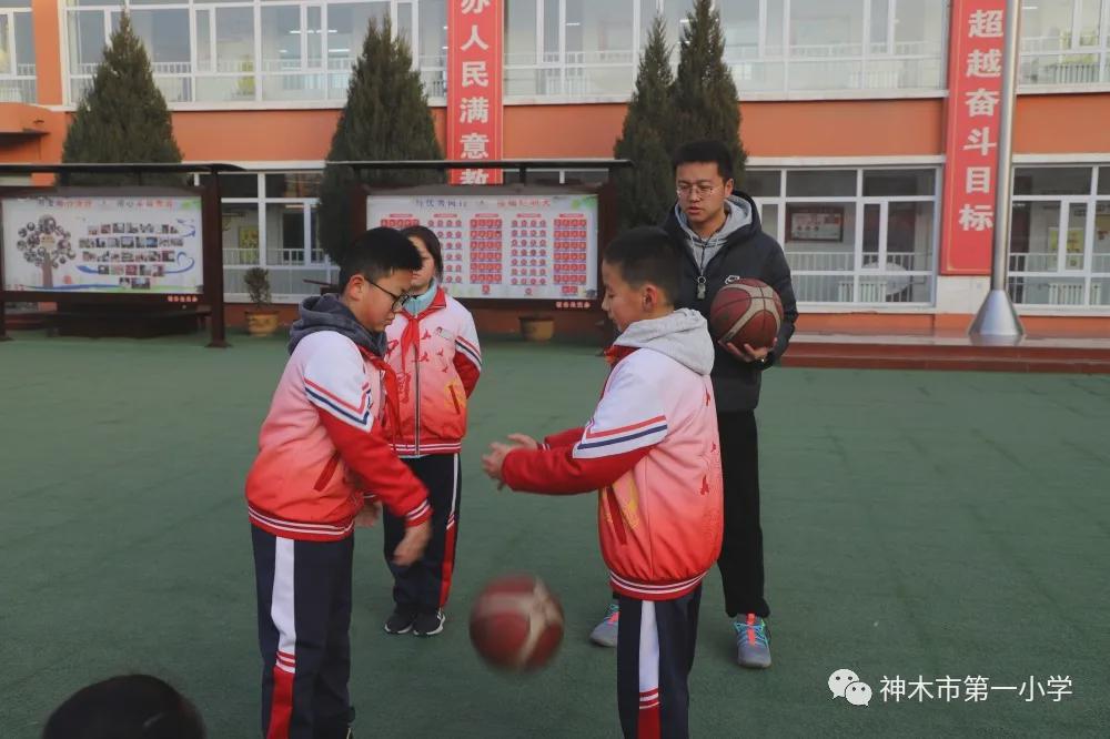 神木第一小学拔河比赛,小学体育优质课简报