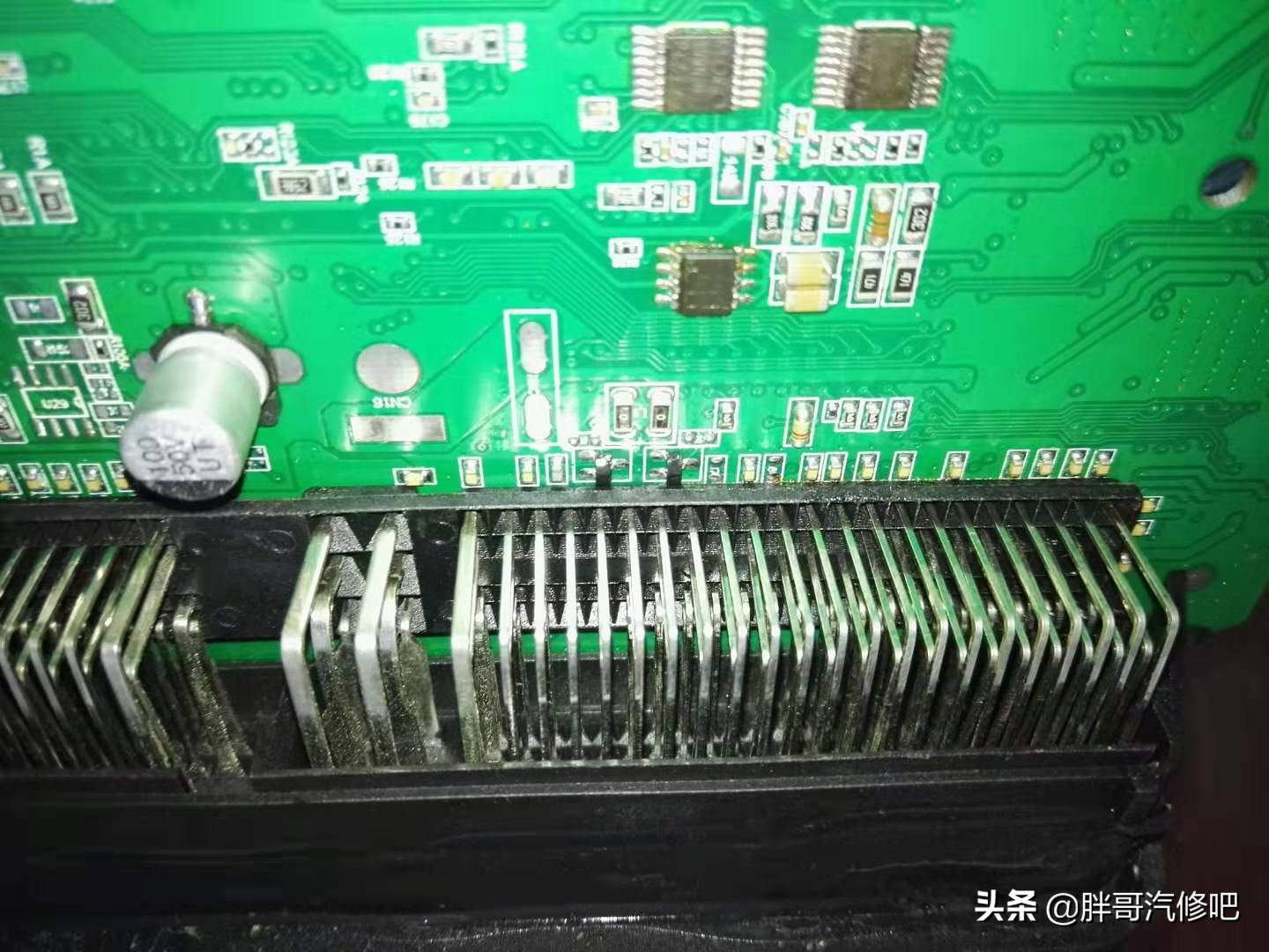 燃油过稀故障码,面包车混合气过稀发动机亮黄灯