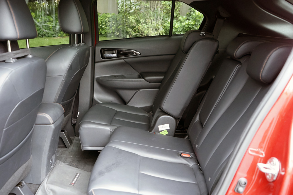 广汽三菱欧蓝德2.4四驱五座咋样,广汽三菱欧蓝德2.4五座顶配四驱