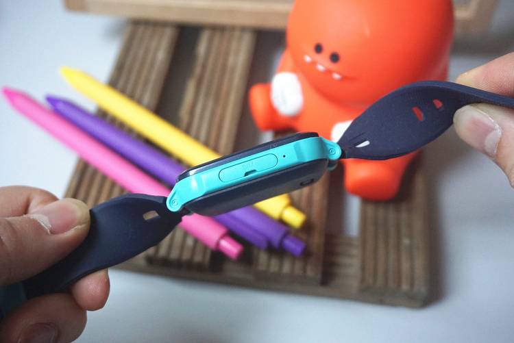 父母的安心之选360se5儿童手表,360儿童电话手表se5上市时间