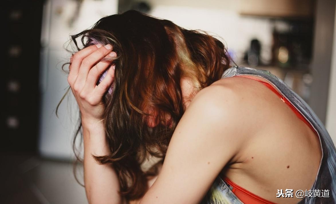 连续几个月不来月经才算绝经,连续好几天褐色血但是不来月经