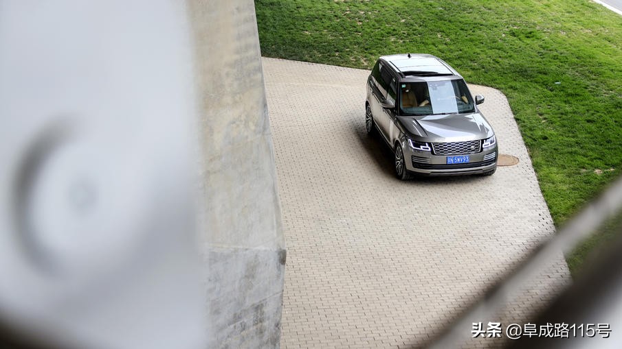 最新款路虎揽胜3.0直列6缸发动机,路虎揽胜是v6还是直列6缸