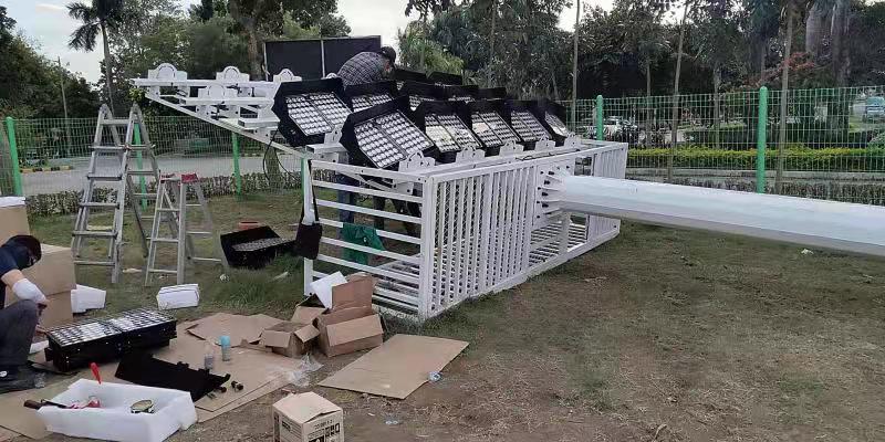 15米球场灯安装视频,足球场照明灯布置